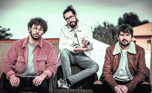 El vitoriano Pablo del Val encabeza la banda indie pop Finde Fantasma