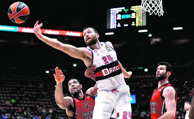 Costello busca compañeros que le sigan