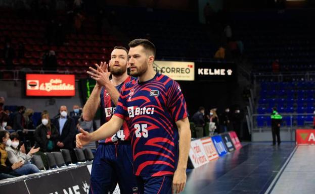 Descanso para Alec Peters, con molestias en el gemelo derecho