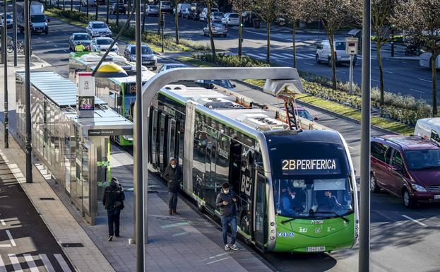 El BEI tendrá sus trece autobuses en servicio para junio tras más de cuatro meses de pruebas