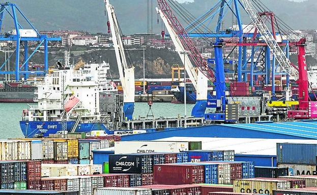 El Puerto de Bilbao espera que su tráfico de mercancías aumente un 7,4% este año