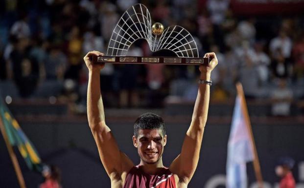 Alcaraz vence a Schwartzman en la final de Río de Janeiro y gana su primer ATP 500