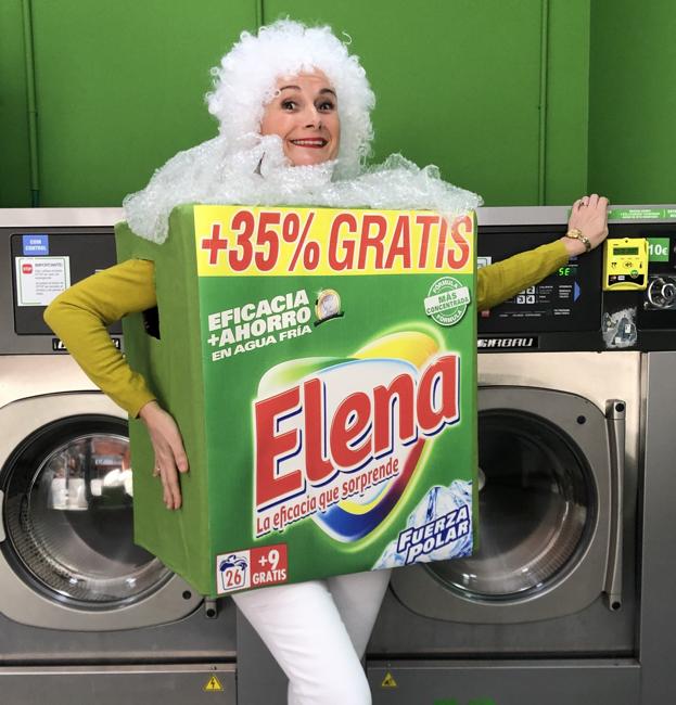 El carnaval de Bilbao no sería lo mismo sin Elena, la reina de los disfraces