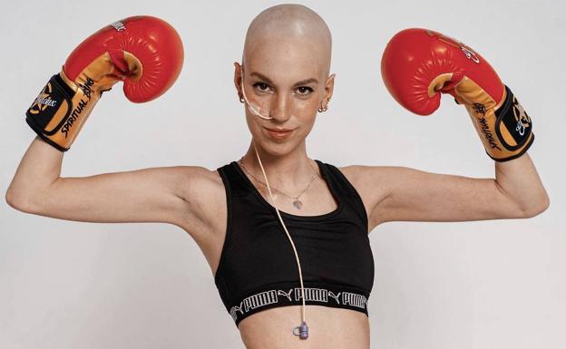La lucha de Elena Huelva, la adolescente 'influencer' contra el cáncer: «Mis ganas ganan»