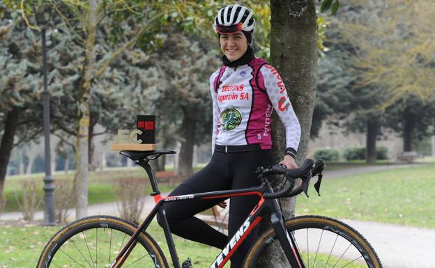 «Competir en ciclocross se me da mejor, pero la carretera lo complementa»