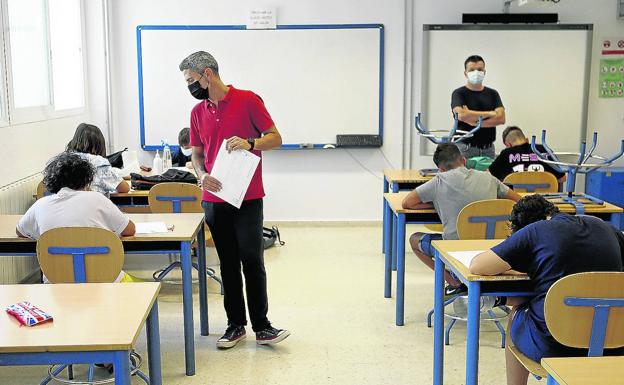 Los colegios rehacen a contrarreloj el calendario de exámenes al desaparecer la repesca en la ESO