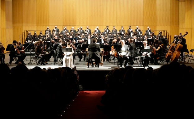 Musika Música arranca con un minuto de silencio por las víctimas de la guerra en Ucrania