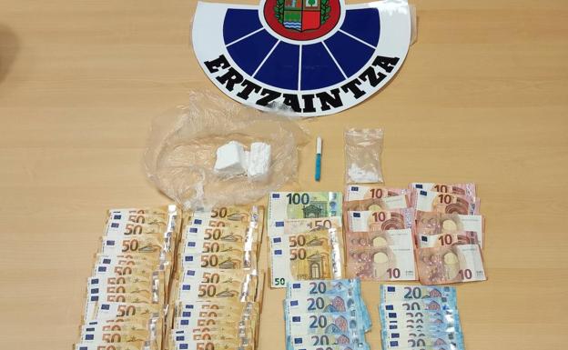 Arrestado en Santurtzi cuando recogía cocaína y dinero en el piso de un detenido por violencia de género