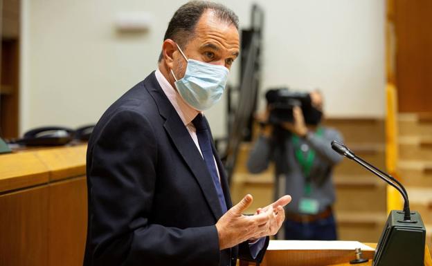 «El que no quiere pactar con nosotros es el PNV»