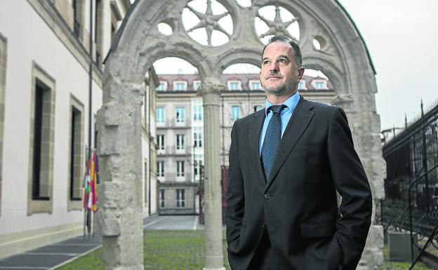 «El PP es la alternativa moderada a Sánchez y con Feijóo tendremos una bola de partido»