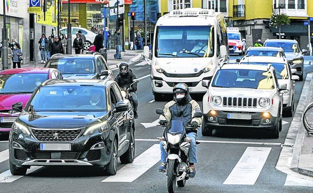 Vitoria tiene 1.621 coches más que hace cuatro años pese a su carácter 'green'