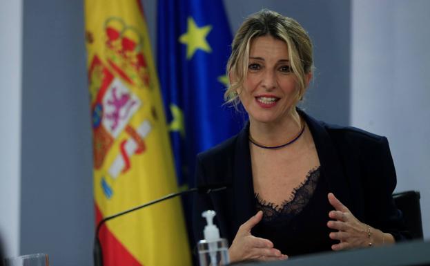 Tres ministras en un foro de debate de la Iglesia con la sociedad civil