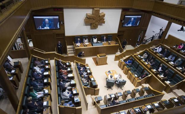 El PP denuncia el «atropello» de la Mesa del Parlamento vasco al negarse a retrasar un pleno de control