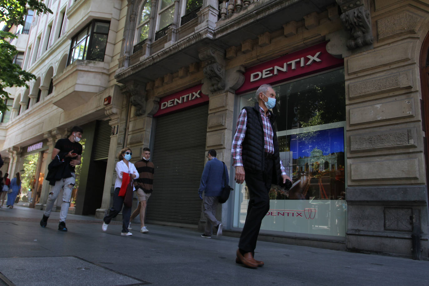 Imagen del establecimiento Dentix, ya desaparecido de la Gran Vía, que acaparó en 2021 numerosas reclamaciones./MANU CECILIO