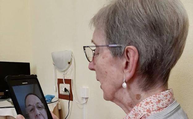 Álava usará apps y tablets para facilitar la vida en casa de quienes retrasen su entrada en residencias