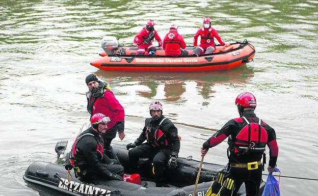 El hallazgo del migrante desaparecido en el Bidasoa podría alargarse varios días