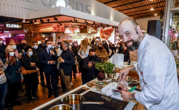 Edorta Lamo muestra la cocina furtiva en Abastos
