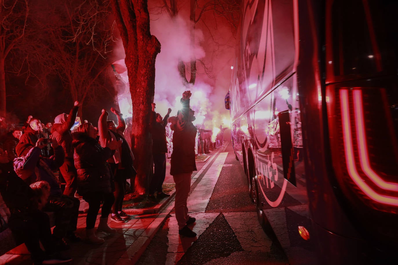 La afición arropa al Alavés el día antes de la 'final' contra el Granada