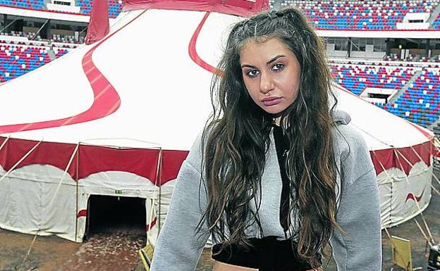 Una ucraniana en la 'troupe': «Estos días no es fácil sonreír al público»