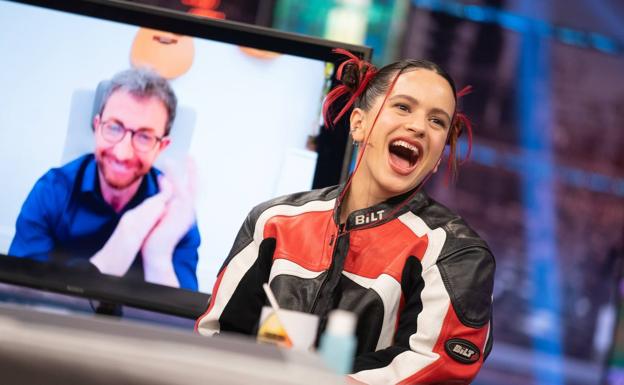 El momentazo de 'El Hormiguero': Rosalía debuta como reportera