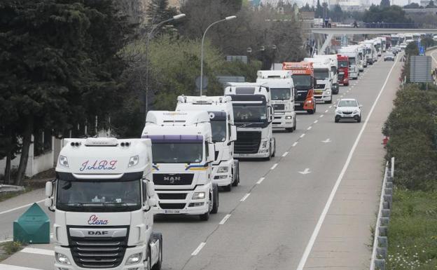 Tapia cree que la lentitud de Pedro Sánchez ha enconado el conflicto del transporte