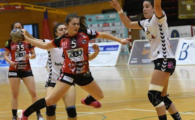 El ZEV Zuazo vuelve a Lasesarre un mes después contra el segundo