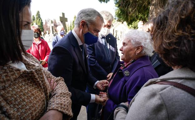 «Luchar en el frente contra el fascismo es compatible con una visión humanista», proclama Urkullu
