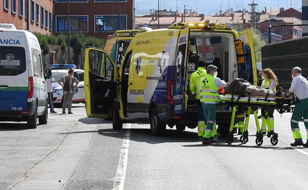 Un motorista herido en Erandio al colisionar con un turismo