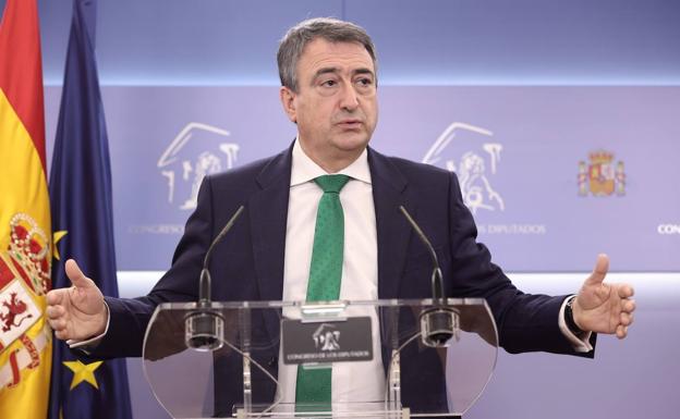 El PNV se abre a apoyar al presidente pero le exige que no sea un «llanero solitario»