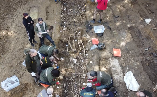 Hallan los restos de otros 46 milicianos y gudaris en Begoña, la mayor fosa de la Guerra Civil de Euskadi