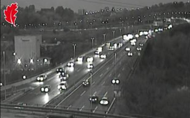 Un choque entre dos vehículos provoca retenciones en el corredor del Txorierri durante más de una hora