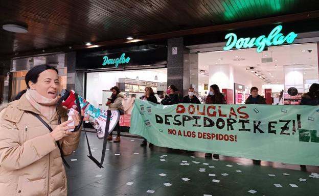 Douglas echará el cierre a todas sus perfumerías de Bilbao