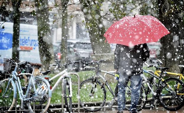 Precaución para circular por algunos puertos alaveses debido a las intensas nevadas