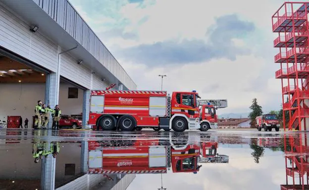 Busturialdea estrena un parque de bomberos «más seguro y moderno»