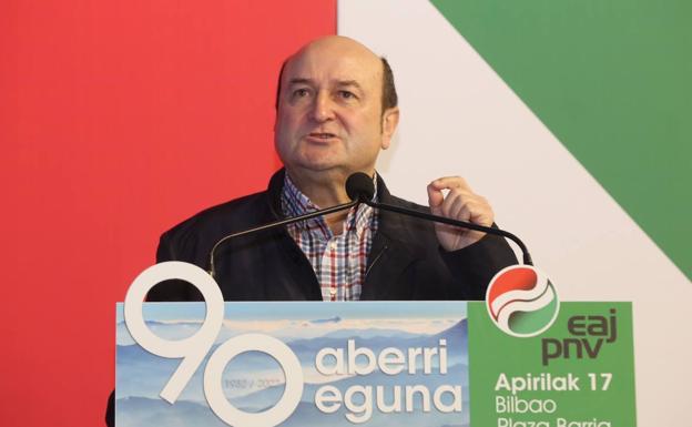 Ortuzar presenta al PNV como el «original abertzale» frente a Bildu