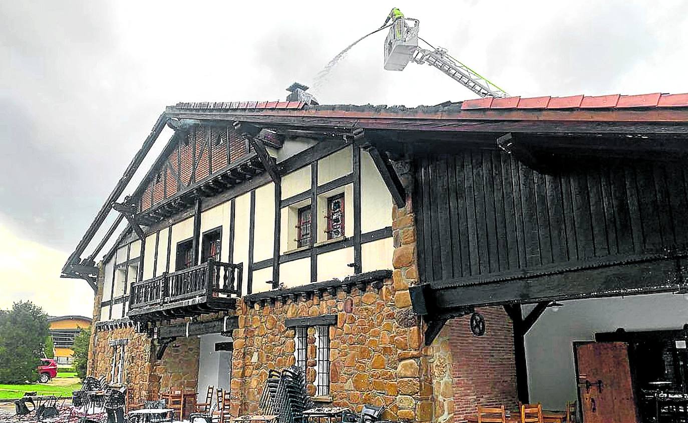 El incendio del ecomuseo de Artea hipoteca su puesta en marcha este año