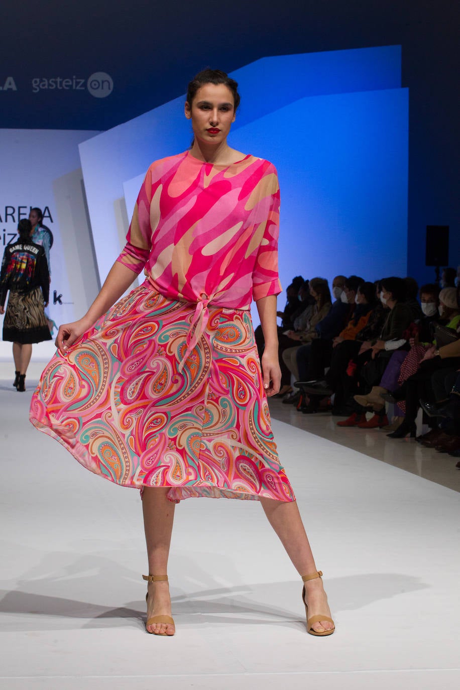 El comercio local y los nuevos diseñadores muestran sus propuestas en la Pasarela Gasteiz On