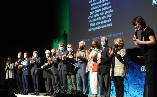 Los ayuntamientos vascos reivindican sus 40 años de labor conjunta «por encima de ideologías»