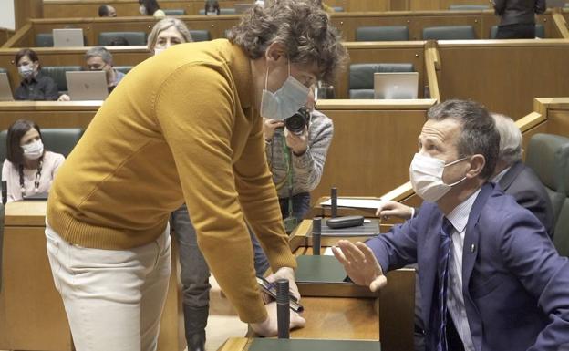 El Parlamento avala el pacto educativo a la espera de definir en la ley el modelo lingüístico