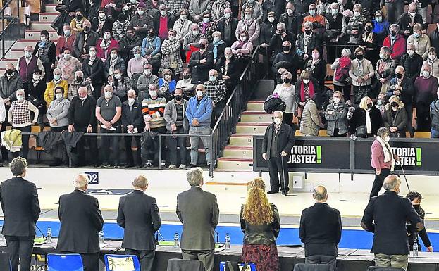 Emotivos reencuentros en la primera asamblea de Las Cuatro Torres desde 2019