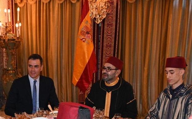 Marruecos colocó al revés la bandera de España durante la cena de Sánchez con Mohamed VI