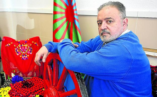 «Los gitanos sufrimos hoy un racismo de guante blanco y normalizado por ley»