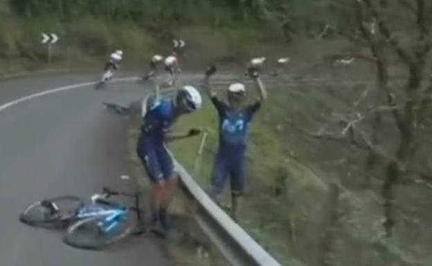 Aparatosa caída de Enric Mas