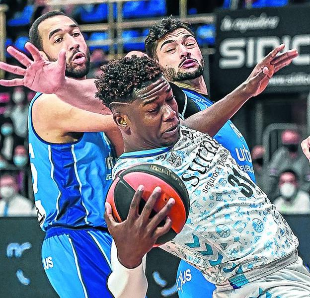 El Surne recibe a un gigante debilitado