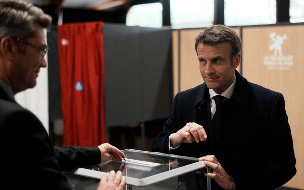 Macron y Le Pen pasan a la segunda vuelta electoral en Francia