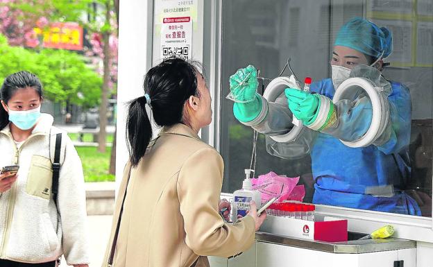 Disturbios en Shanghái por el largo confinamiento y la falta de alimentos