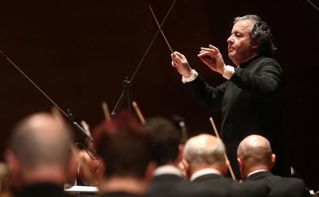 Juanjo Mena estrena el 7 de junio una ópera de Juana de Arco en el Teatro Real