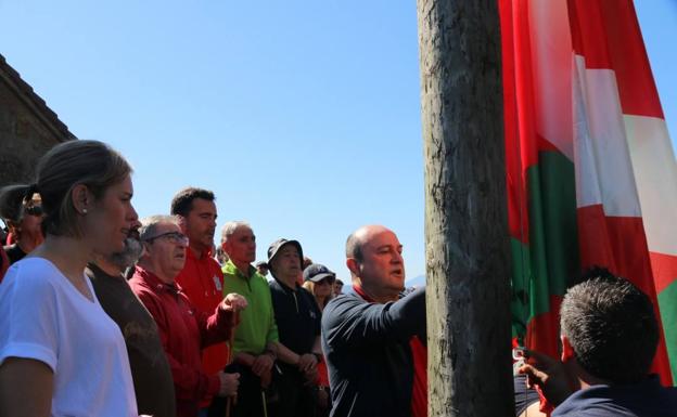 Ortuzar apela a la «libertad de todos los pueblos y naciones» para que nadie «pueda imponer por la fuerza la sumisión»