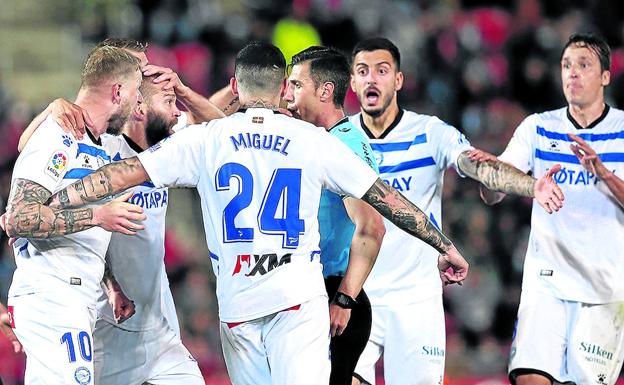 La luz albiazul es ya un parpadeo