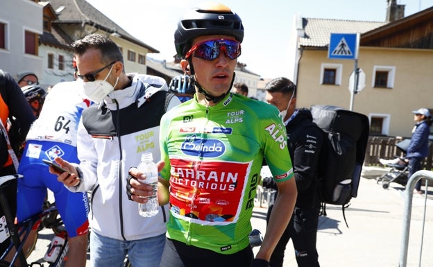 Pello Bilbao retiene por dos segundos el liderato del Tour de los Alpes